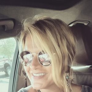 Meet your Posher, Elisa