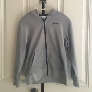 Nike boy sweatshirt XL.