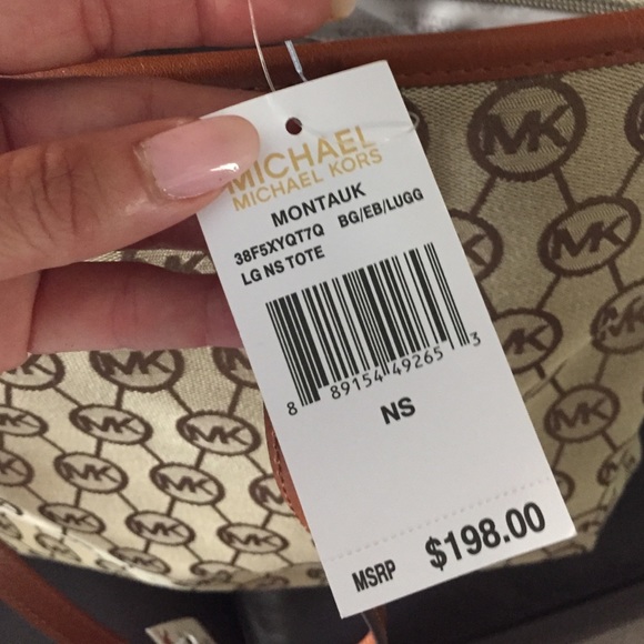 **SOLD**. Michael Kors tote/purse/carry on - Picture 3 of 3