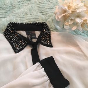 Sheer blouse with jewels collar