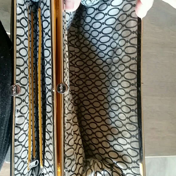 Beautiful HOBO clutch in a mango color - Picture 4 of 4