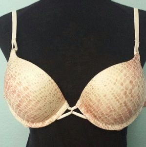 Victoria's Secret Miraculous Plunge