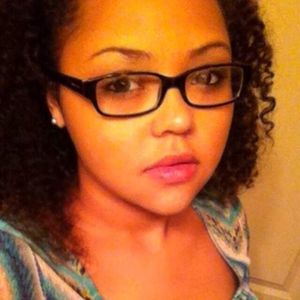 Meet your Posher, Juana