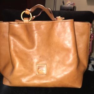Dooney and Bourke Florentine Large Zip Barlow