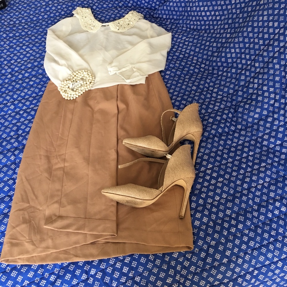 Tan knee- length Worthington pencil skirt