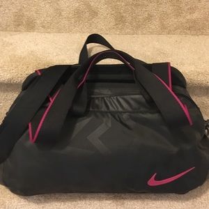 NIKE medium duffle bag
