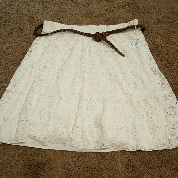 *Price Reduced* Dress Barn lace skirt