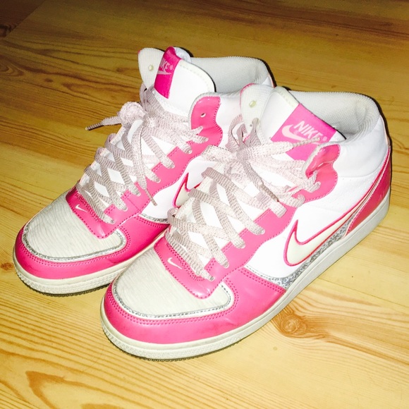 hot pink nike high tops