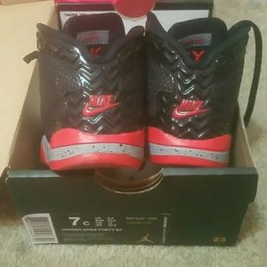 Size 7 unisex Jordans