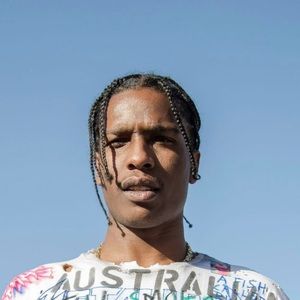 Meet your Posher, Esmeralda