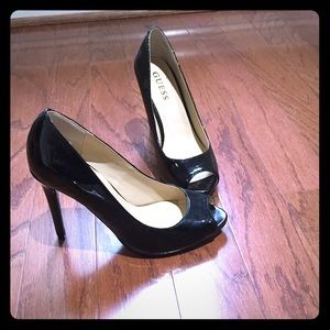 GUESS black peep toe pumps