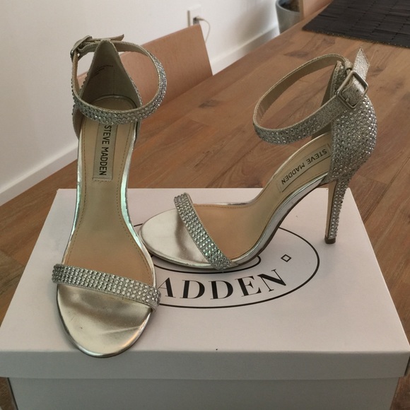 Steve Madden Realov-R Rhinestone Dressy Sandals!