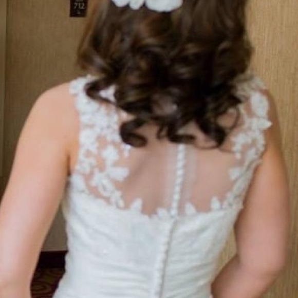 Ivory Alfred Angelo mermaid wedding dress - Picture 4 of 4