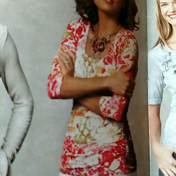 Cabi Rose Tee - Picture 2 of 2