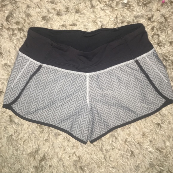 NWOT Size 6 Lululemon Shorts