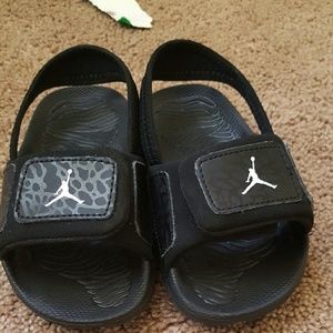 Jordan kid sandals size 9