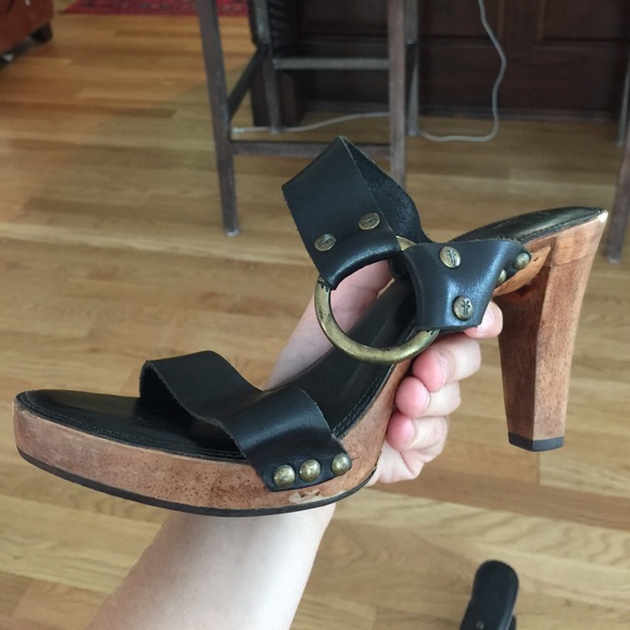 Authentic Sophia leather Frye heels size 7.5