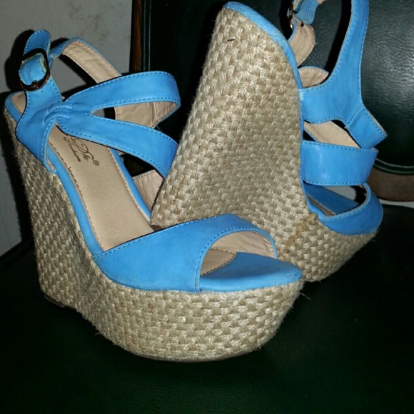 Baby blue DbDk wedges