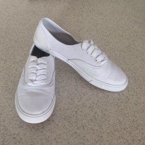 Mossimo supply co. White shoes