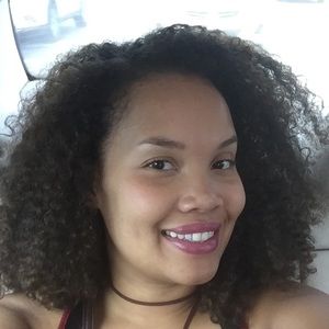 Meet your Posher, Ana