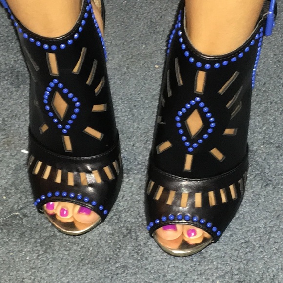 Sexy black heels