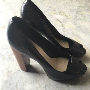 Aldo pumps- semi platform. Barley used!
