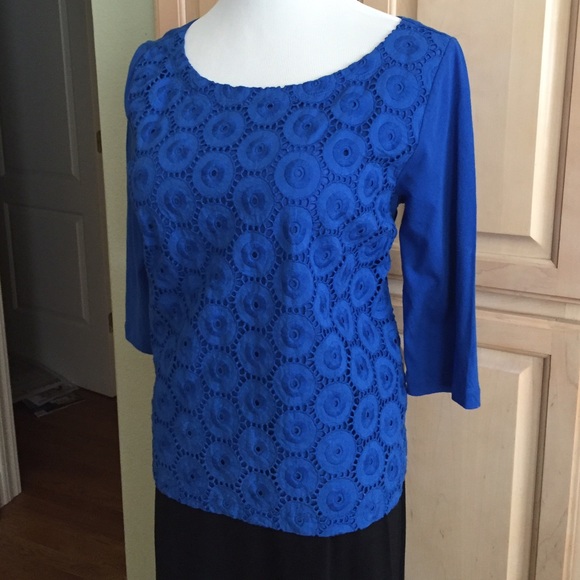 Oh so cute lace front top-Gorgeous blue color🎉💙