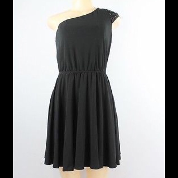 Jessica Simpson Dresses & Skirts - One Shoulder Jewel Dress