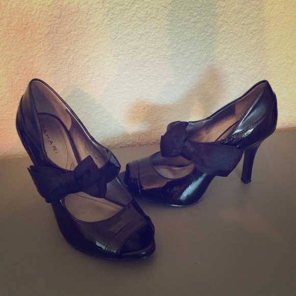 Black patent peep toe 4" heels