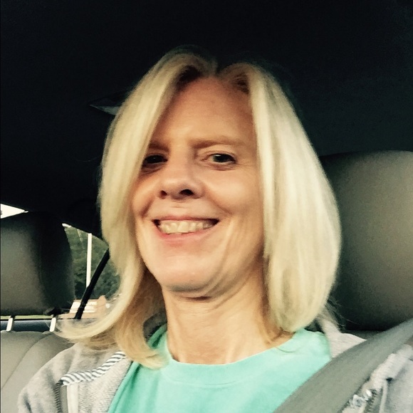 Meet your Posher, Wendy - Picture 2 of 2