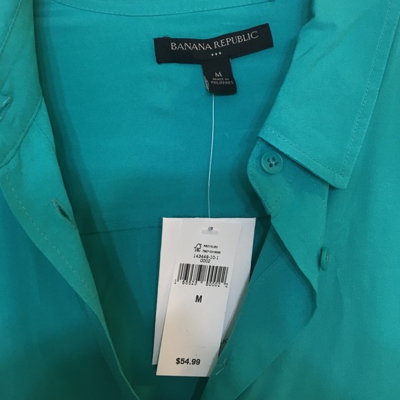HOST PICK: Beautiful teal button down - Picture 2 of 4
