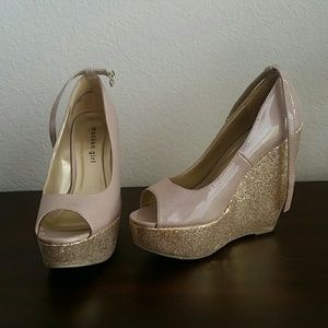 Gold Glitter Nude Wedges
