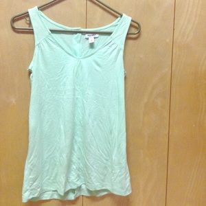 Mink/turquoise tank top.