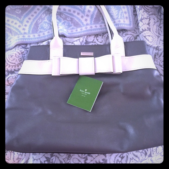 NWOT Alice Court Bow