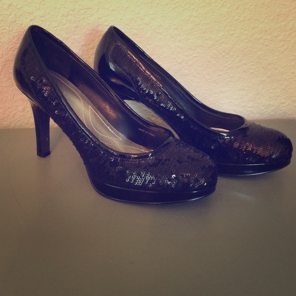 Black sequin round tie 3.5" high heels