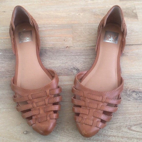 Dolce Vita woven flats!