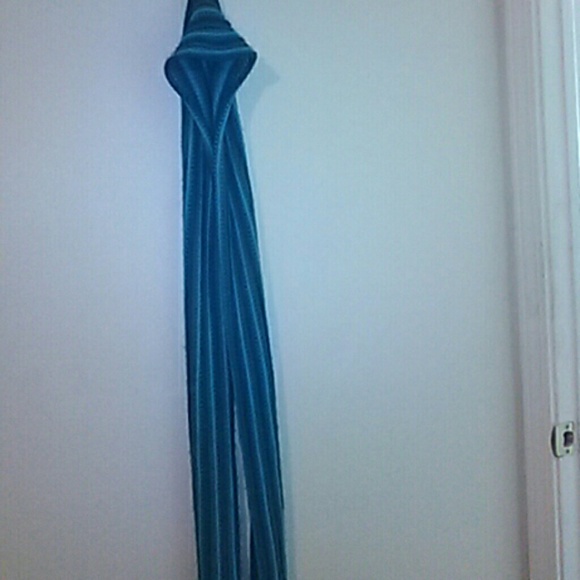 Scarves - Picture 3 of 4