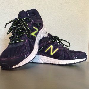 New Balance 402 running shoes with memory sole