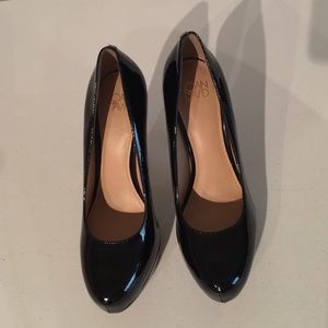 Joan and David platform pumps.