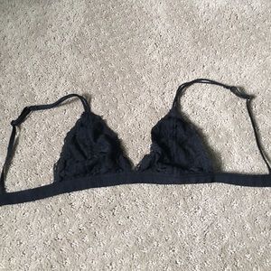 Black lacey bralette
