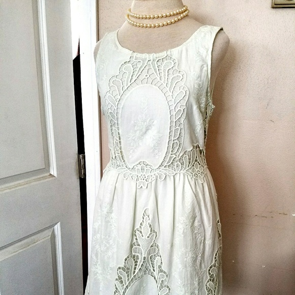 💚BLACK SHEEP Blooming Lace Pale Green Dress NWT🐑 - Picture 2 of 8