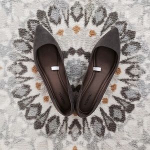 Pointed toe flats