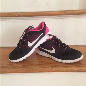 Young Girls Nike sneakers size 3Y