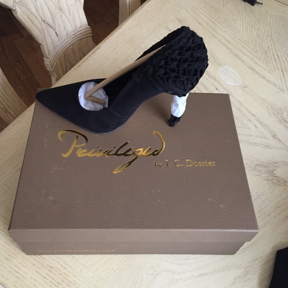Black Privileged pump size 7