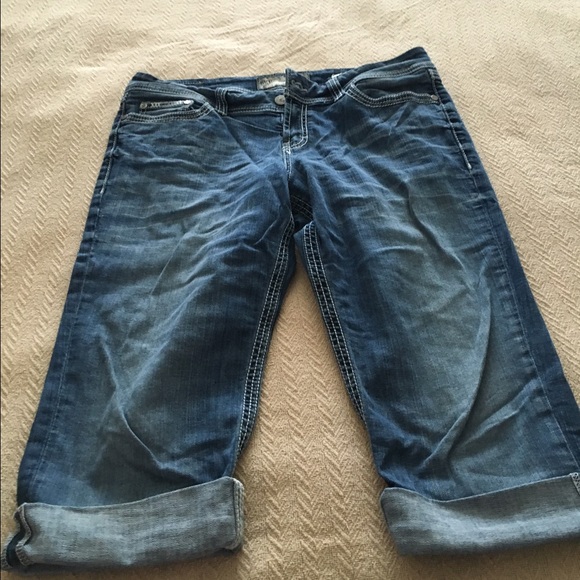 Two pair of Harper Capri jeans from buckle size 33 - Picture 1 of 3