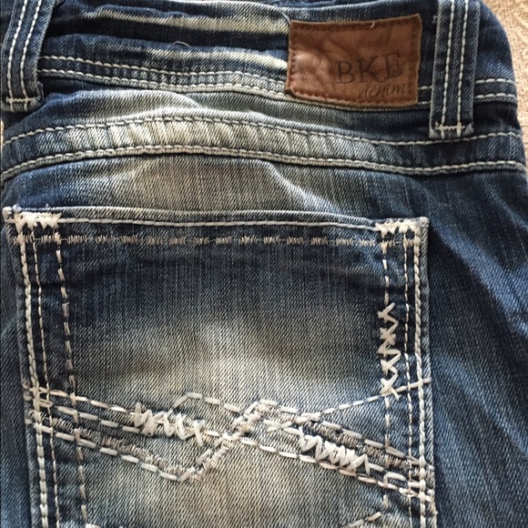 Two pair of Harper Capri jeans from buckle size 33 - Picture 2 of 3
