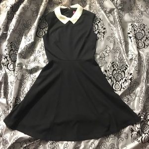 Pearl pan collared Betsy Johnson cocktail dress