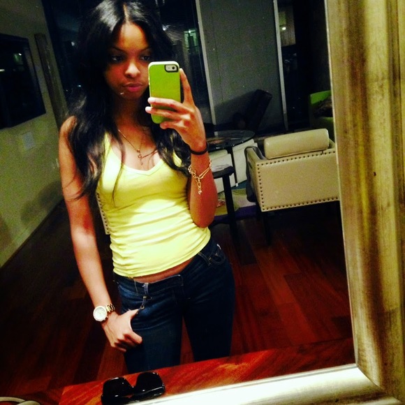 Meet your Posher, Alexis