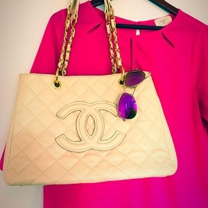 Cream Handbag with Gold Hardware