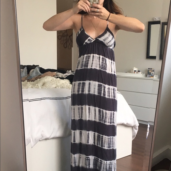 Backless maxi dress